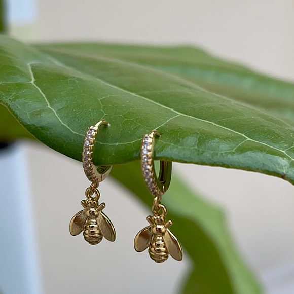 today deal Bee Earrings - Gift- Jewelry Gold Minimalist Earrings - Fashion - Picture 8 of 9